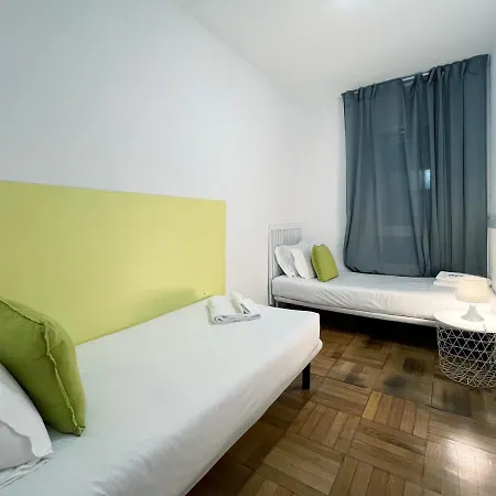 U-nique Diagonal Apartment *
